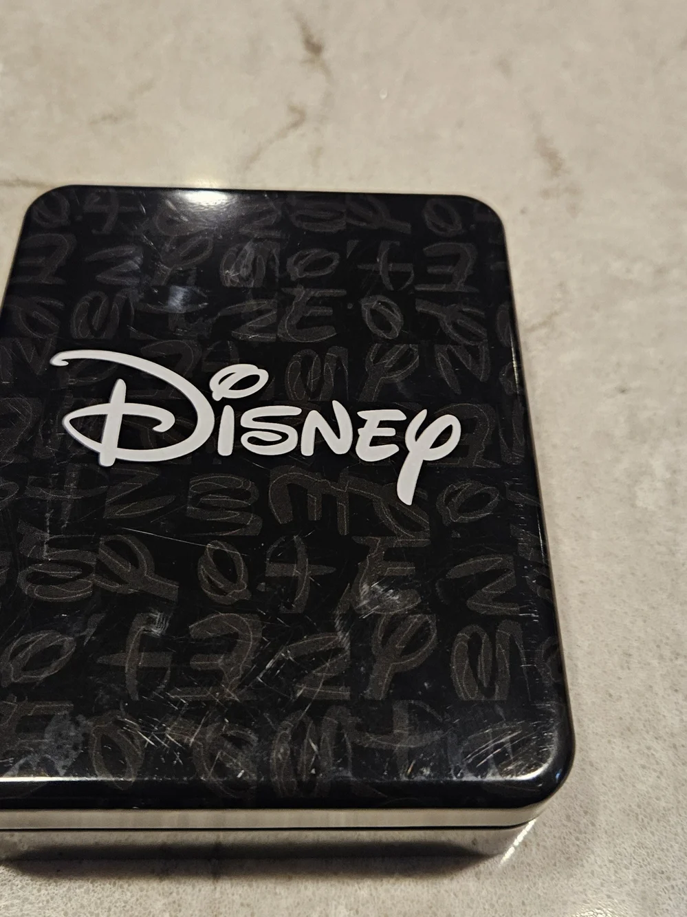 BUCKLE-DOWN Disney Stitch Sweet Smiling Pose Bifold Wallet